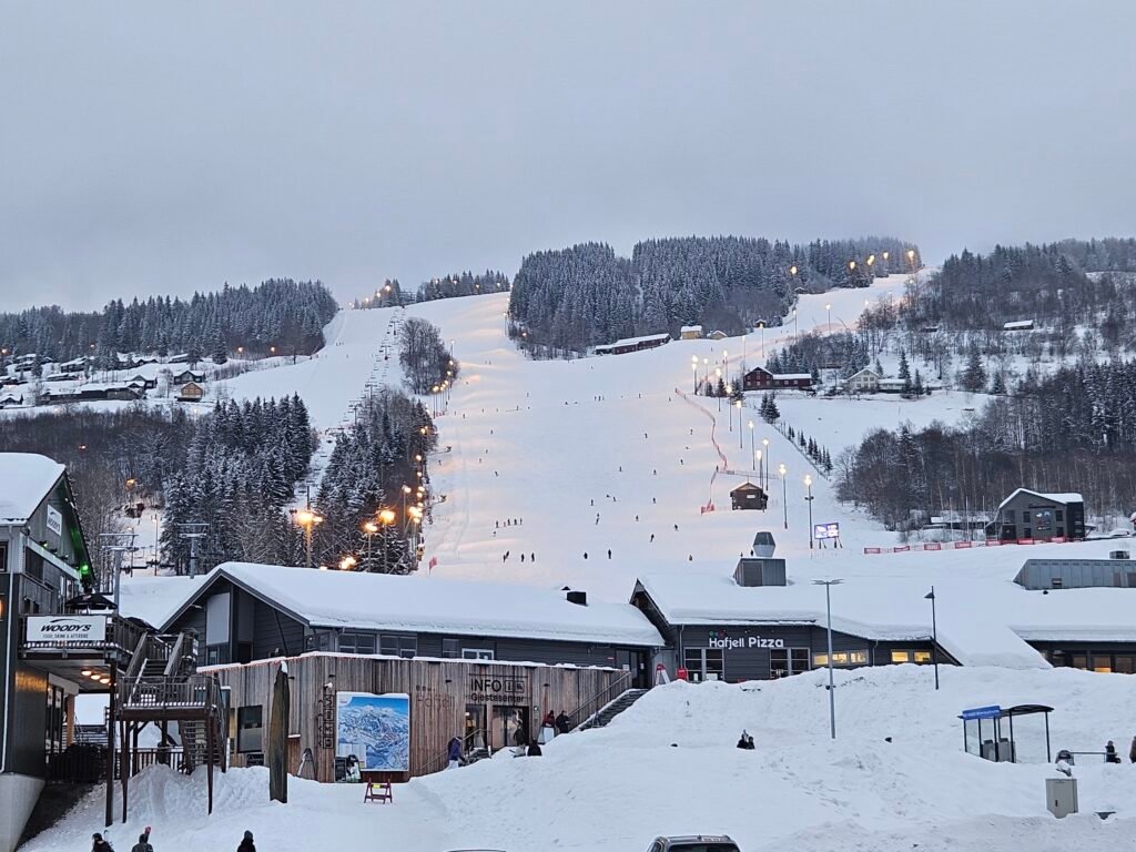 Hafjell Ski Resort 2026: Expert Guide to Lifts, Prices & Local Hacks
